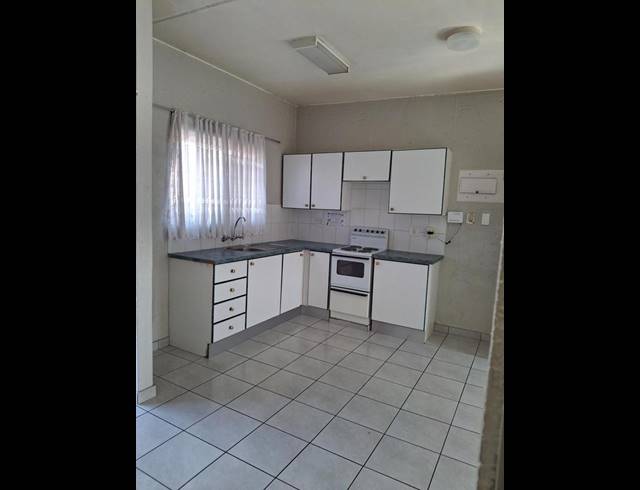 1 BEDROOM PROPERTY TO RENT IN MONTGOMERY PARK